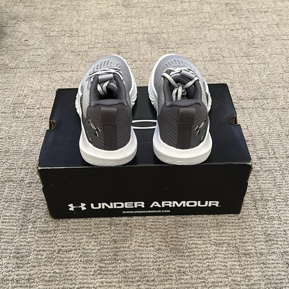 Under Armour Women’s Flow Breakthru 2 7.5 - Picture 4 of 6